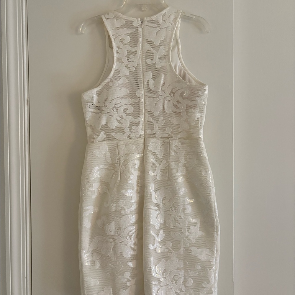 Elegant White Lace Dress - Picture 2 of 6
